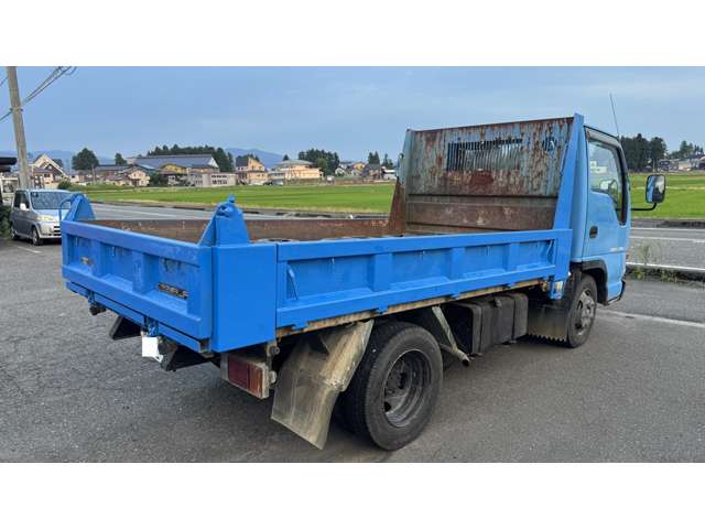 Isuzu Elf 7