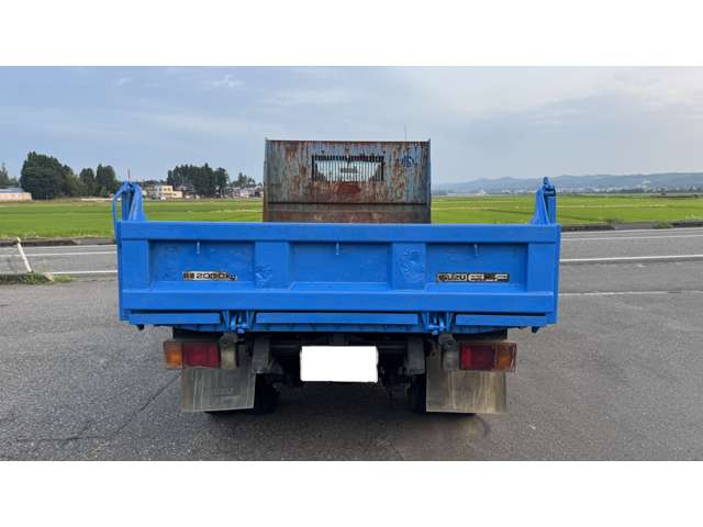 Isuzu Elf 8