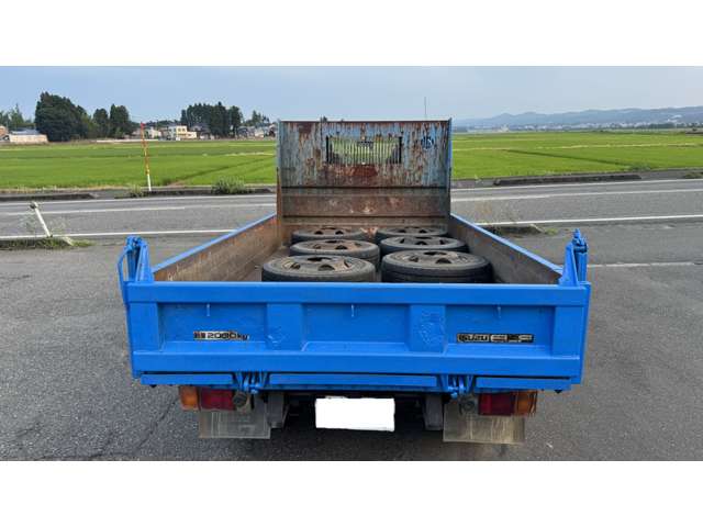 Isuzu Elf 9