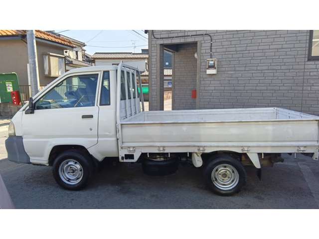 Toyota Light Ace Truck 9