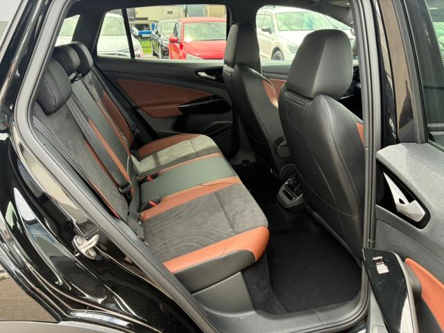 Volkswagen ID.4 12