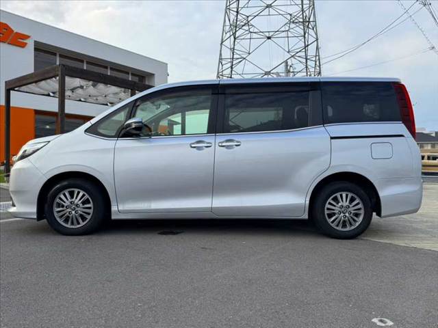 Toyota Esquire 11