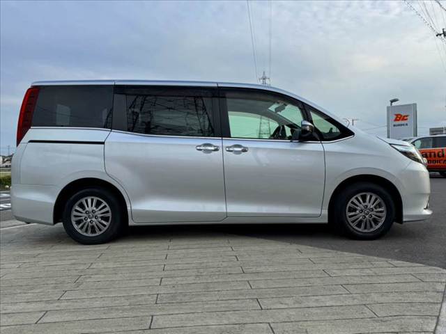 Toyota Esquire 12