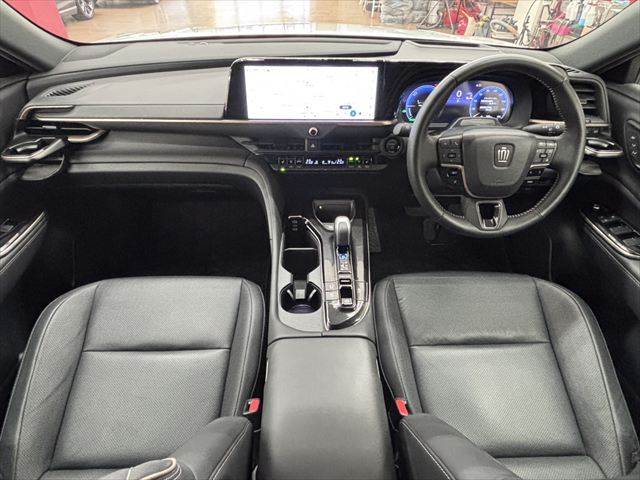 Toyota Crown Sport 3