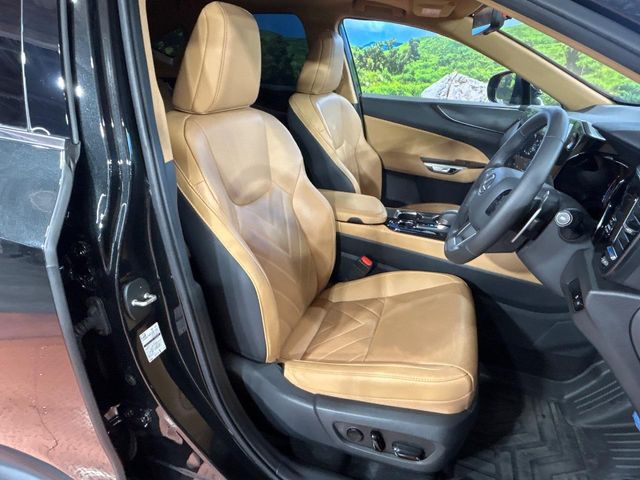 Lexus NX 8