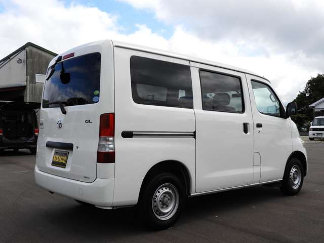 Toyota Town Ace Van 7