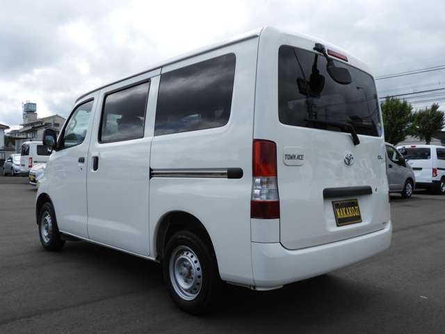 Toyota Town Ace Van 8