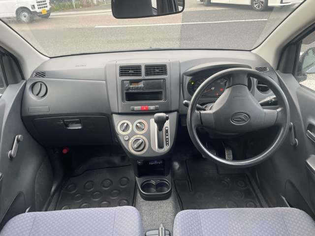 Daihatsu Mira 12