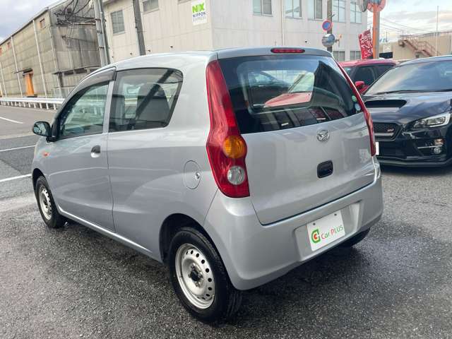 Daihatsu Mira 8