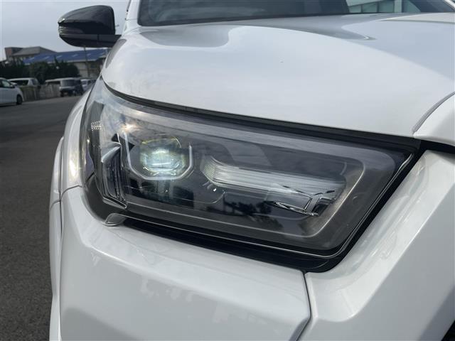 Toyota Hilux 9
