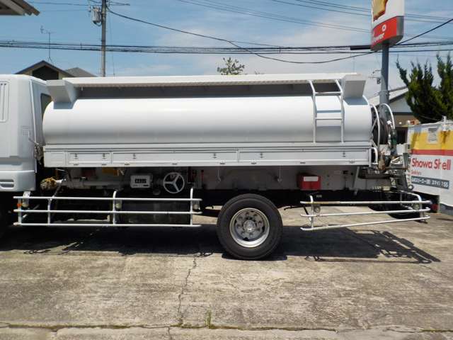 Mitsubishi Fuso Fighter 10