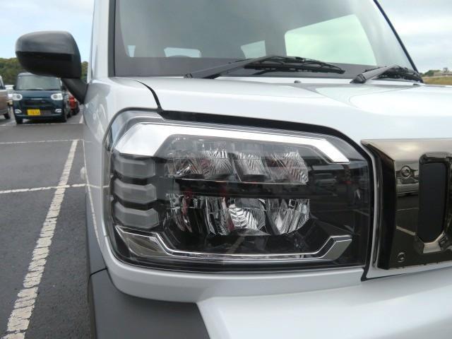 Daihatsu Taft 8