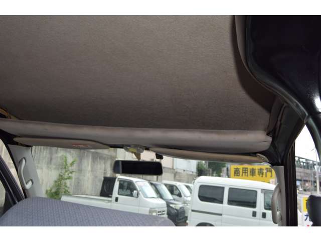 Daihatsu Hijet Deck Van 12