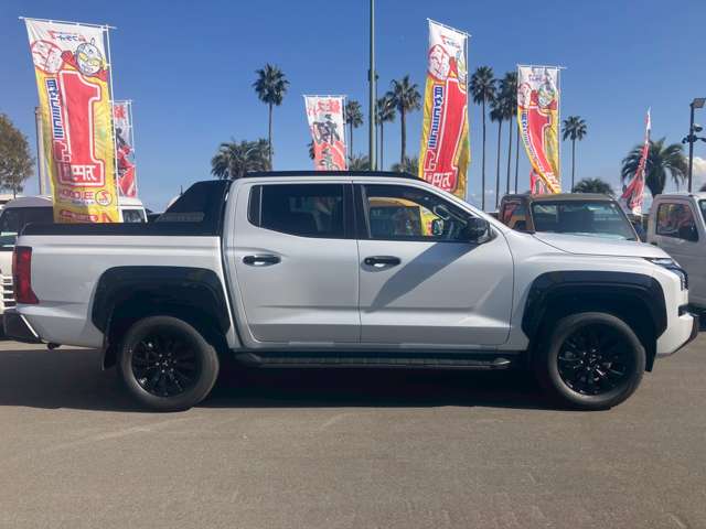 Mitsubishi Triton 12