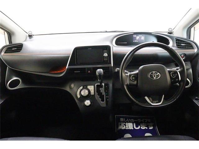 Toyota Sienta 10