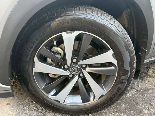 Lexus NX 11