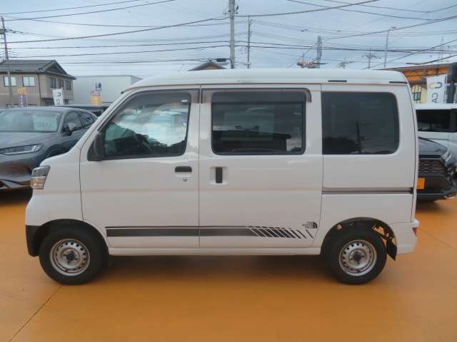 Daihatsu Hijet Cargo 5