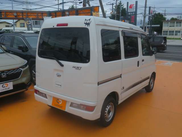 Daihatsu Hijet Cargo 8