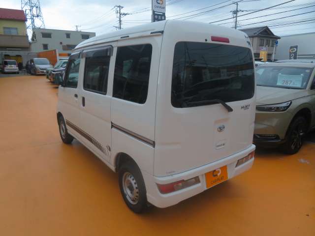 Daihatsu Hijet Cargo 9