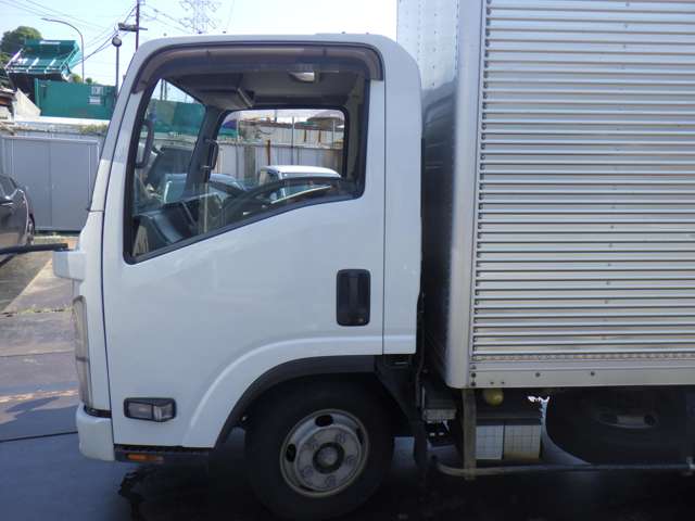 Isuzu Elf 11