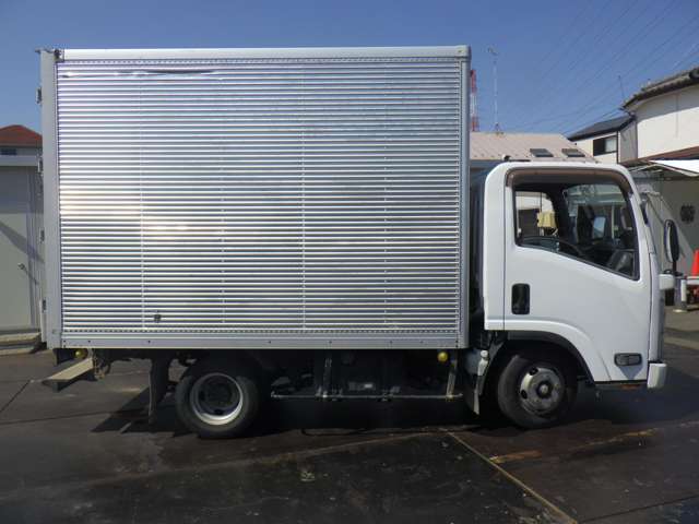 Isuzu Elf 6