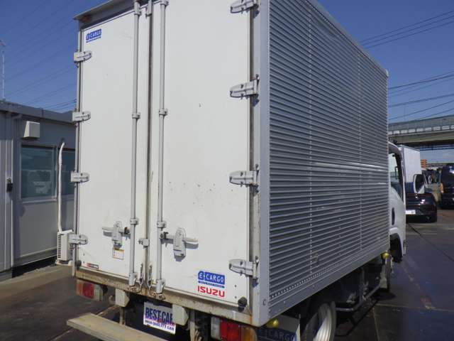 Isuzu Elf 7