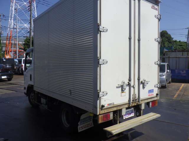 Isuzu Elf 9