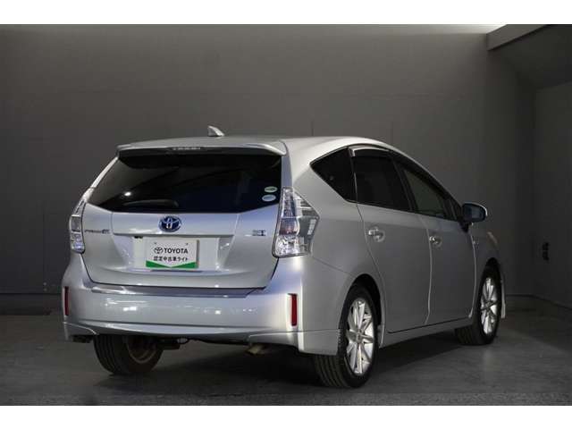 Toyota Prius α 2