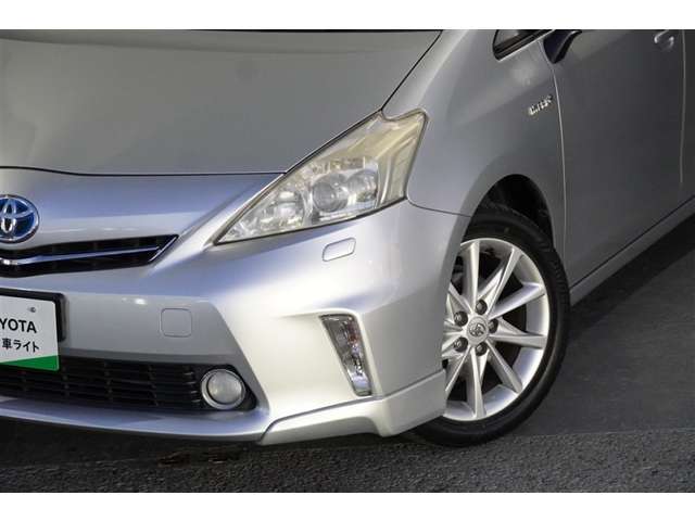 Toyota Prius α 5
