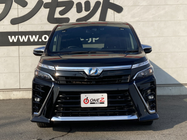 Toyota Voxy 6