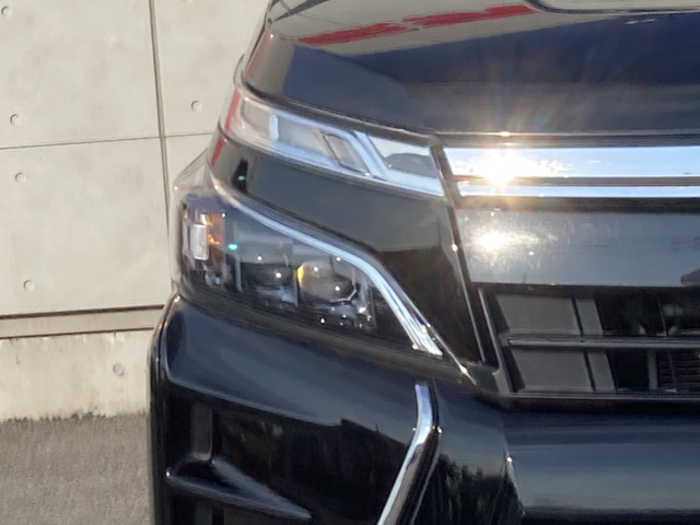 Toyota Voxy 9