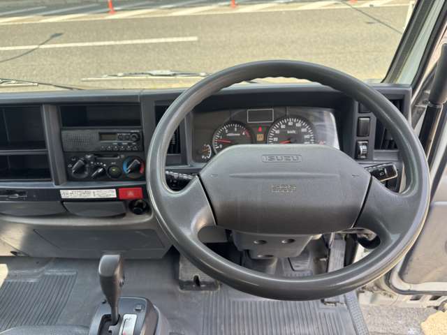 Isuzu Elf 12
