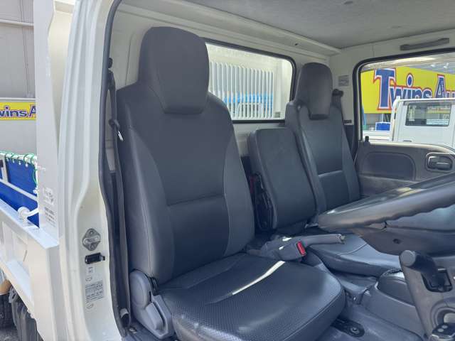 Isuzu Elf 8