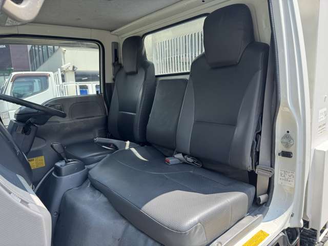 Isuzu Elf 9