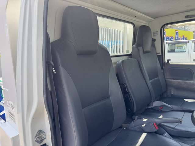 Isuzu Elf 10