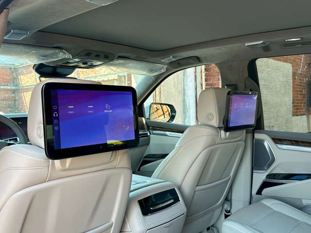 Cadillac エスカレード 7