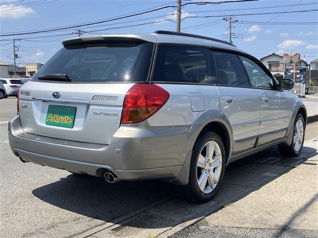 Subaru Legacy Outback 11