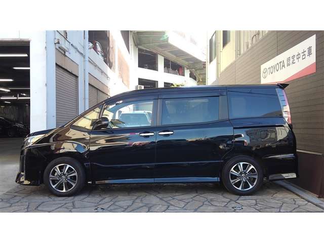 Toyota Noah 4