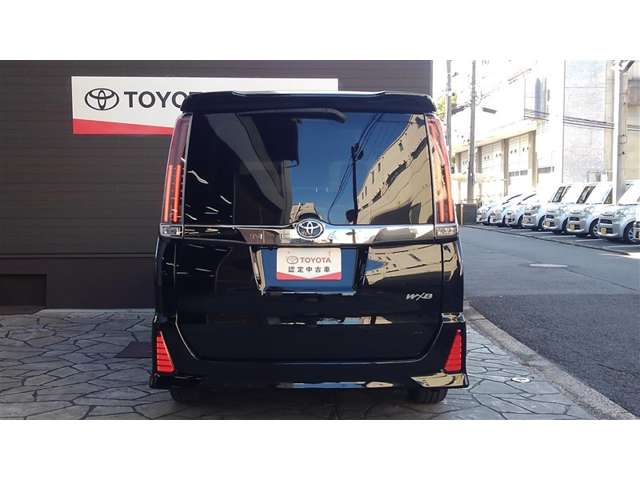 Toyota Noah 6