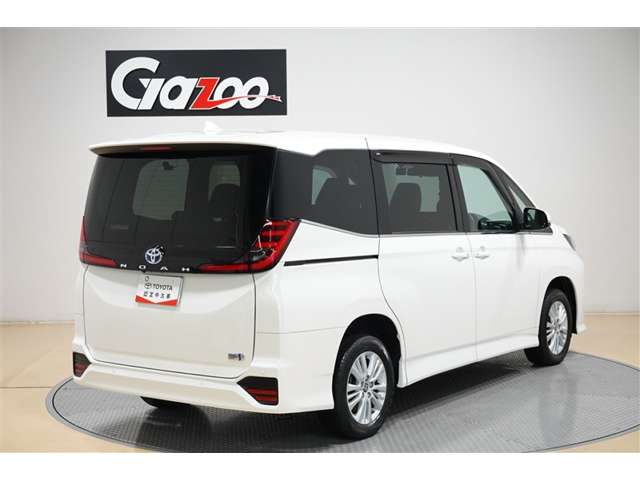 Toyota Noah 5