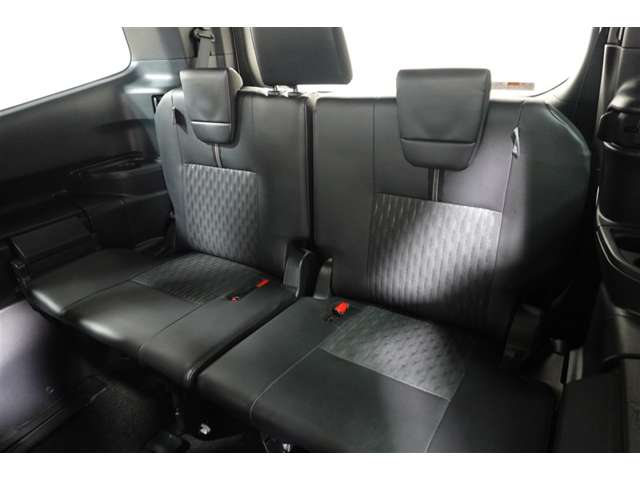 Toyota Noah 8