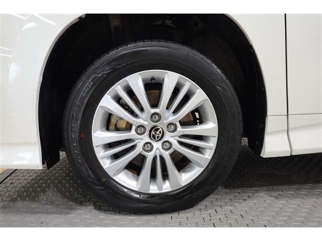 Toyota Noah 9