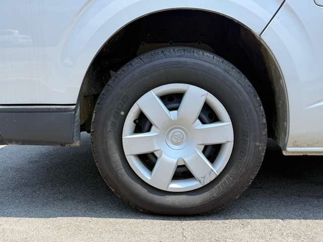 Toyota Hiace Van 12