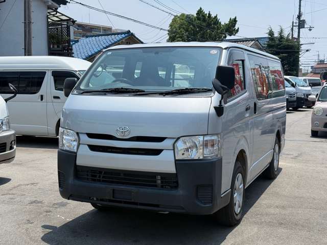 Toyota Hiace Van 3
