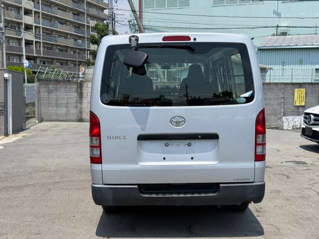 Toyota Hiace Van 6