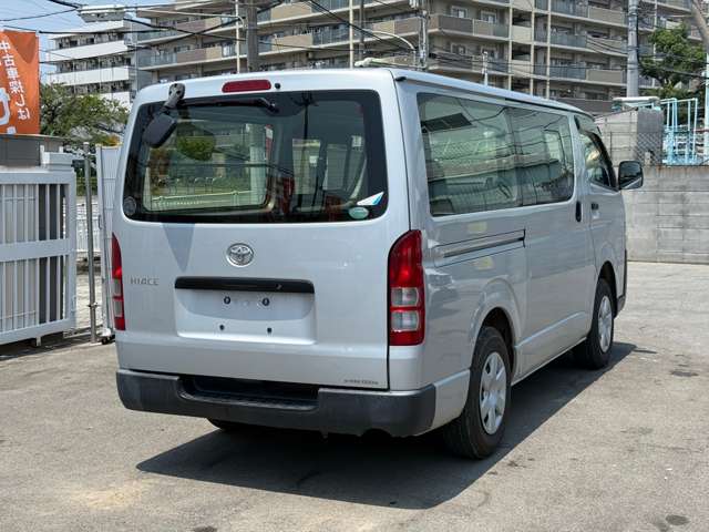 Toyota Hiace Van 7