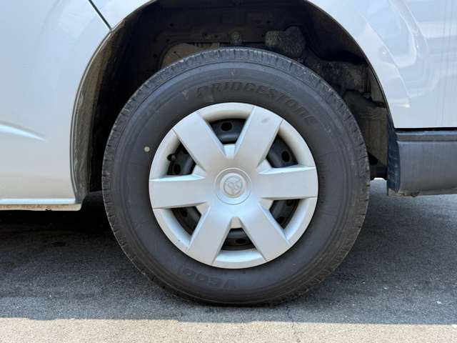 Toyota Hiace Van 9
