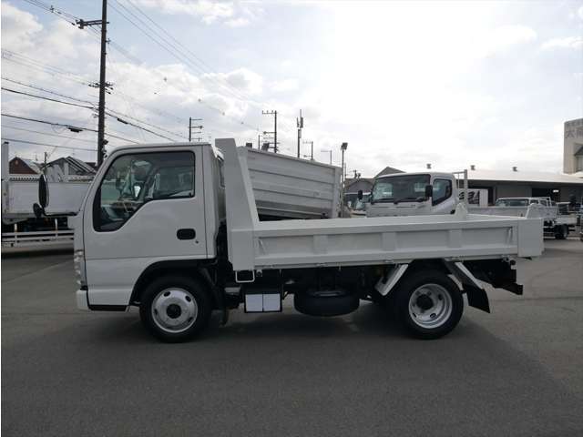 Isuzu Elf 2