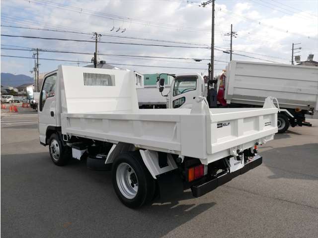 Isuzu Elf 3