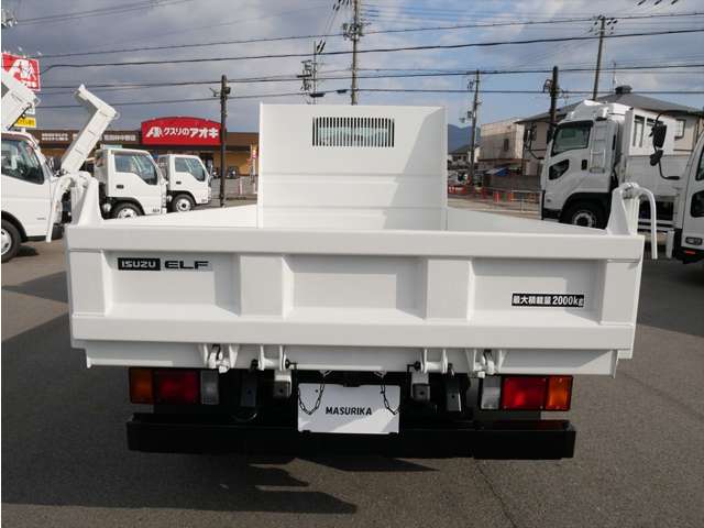 Isuzu Elf 4
